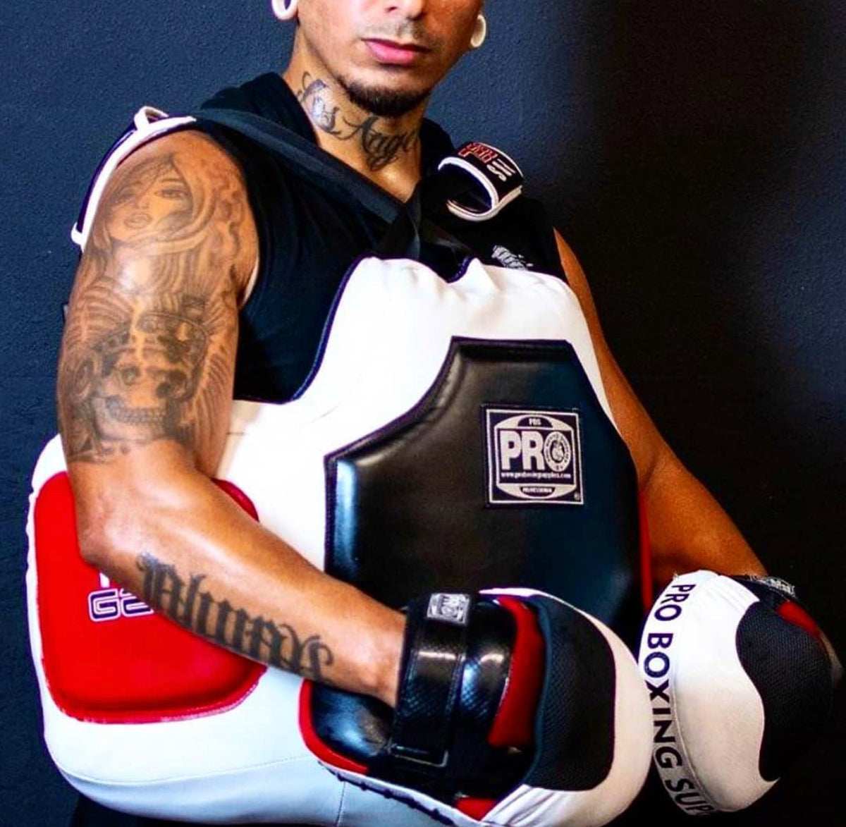 Pro Boxing® Mesh Vent Professional Focus Curve Mitt Black/White Mesh